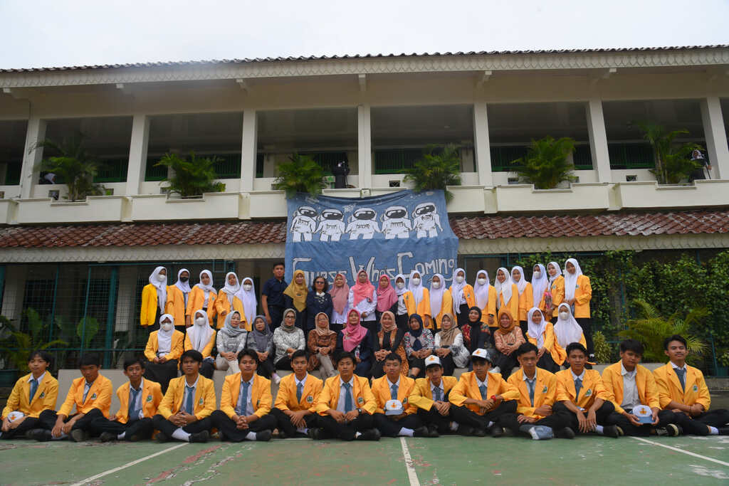 XII BISNIS DAN PEMASARAN